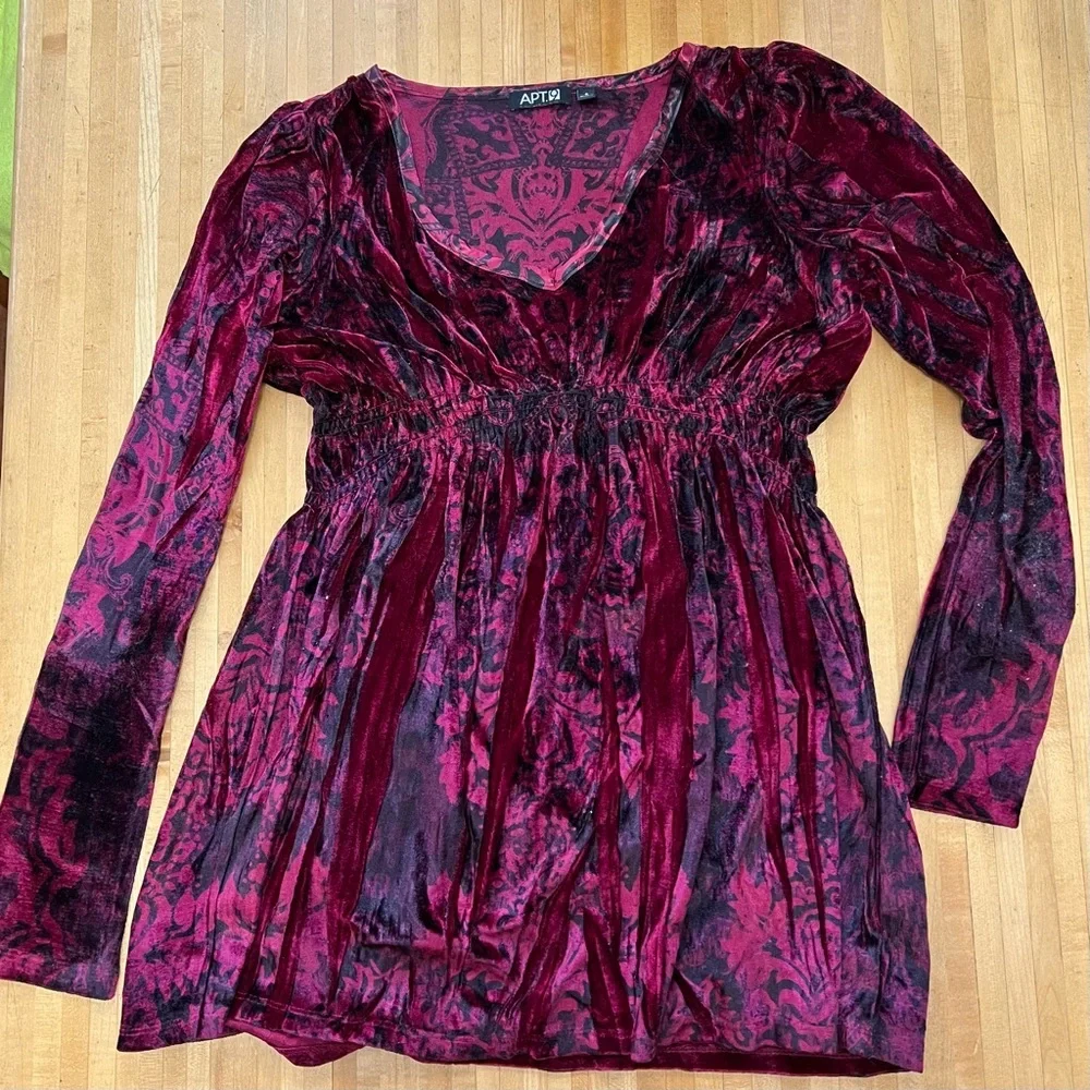 Apt. 9 Women’s Crushed Velvet Tunic Blouse - Red/Black